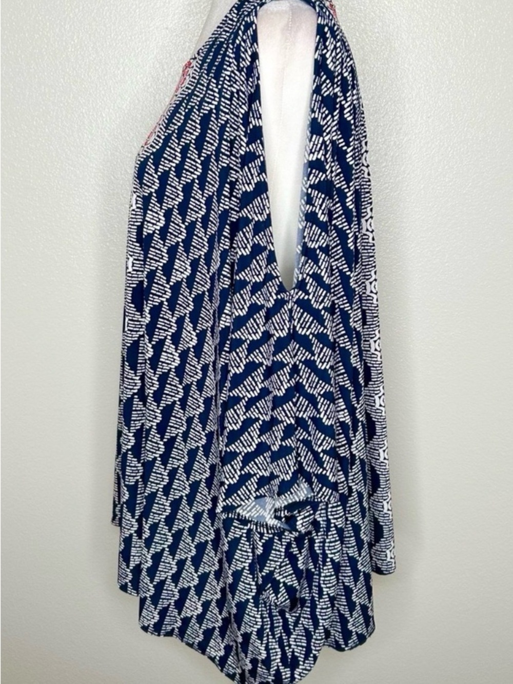 Alfani Navy Top with Red & White Center Panel - Picture 5 of 8